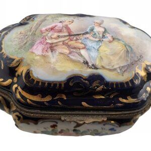 Vintage Limoges Fragonard Porcelain Hinged Footed Box Signed (A6367)